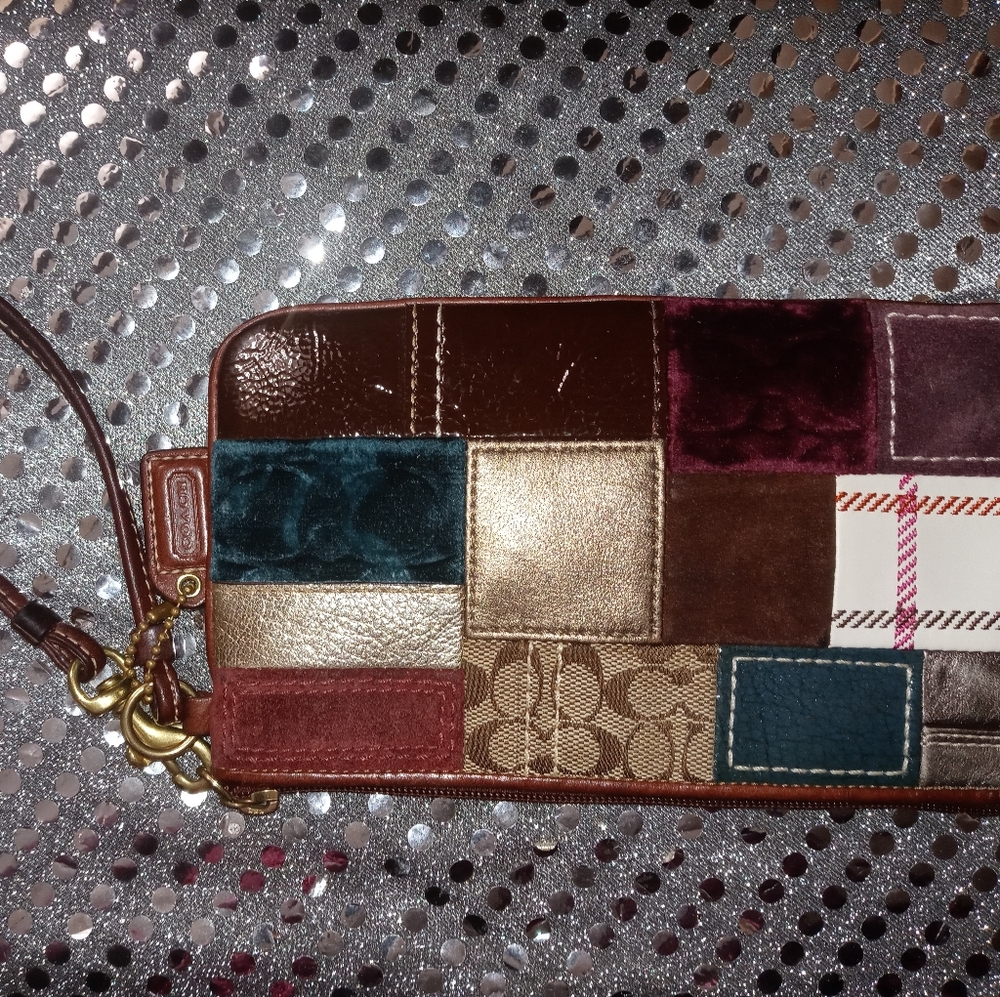 Multi pattern Genuine mini Coach pouch - Picture 2 of 4